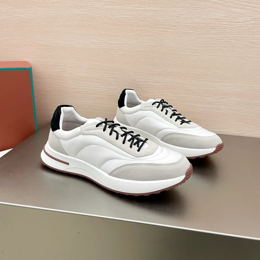 Factory price: 460💰Loro men's shoes💰iana WeekendWalk men's waterproof sports shoes! Waterproof canvas warm men's shoes, the lightest L men's shoes in history 💰jogging shoes, the upper is made of Wind microfiber with StormSystem® waterproof and windproof treatment and goatskin, which is waterproof and warm. There will be a little wrinkle on the upper, which is normal because the waterproof fabric is very soft and the exquisite carving is very challenging. Craftsmanship and lathe workmanship, the lining is made of cloth for a warmer and more comfortable fit, and the Kummel-colored rubber outsole is made of lightweight material: this structure ensures proper weight distribution during walking, improves shock absorption and rebound, enhances grip and stability, and the eyelets and upper back of the shoe are embellished with light and very comfortable shoes! Packed in the original box at the counter, multiple colors available! Size: 39-40-41-42-43-44 45 standard leather shoe size